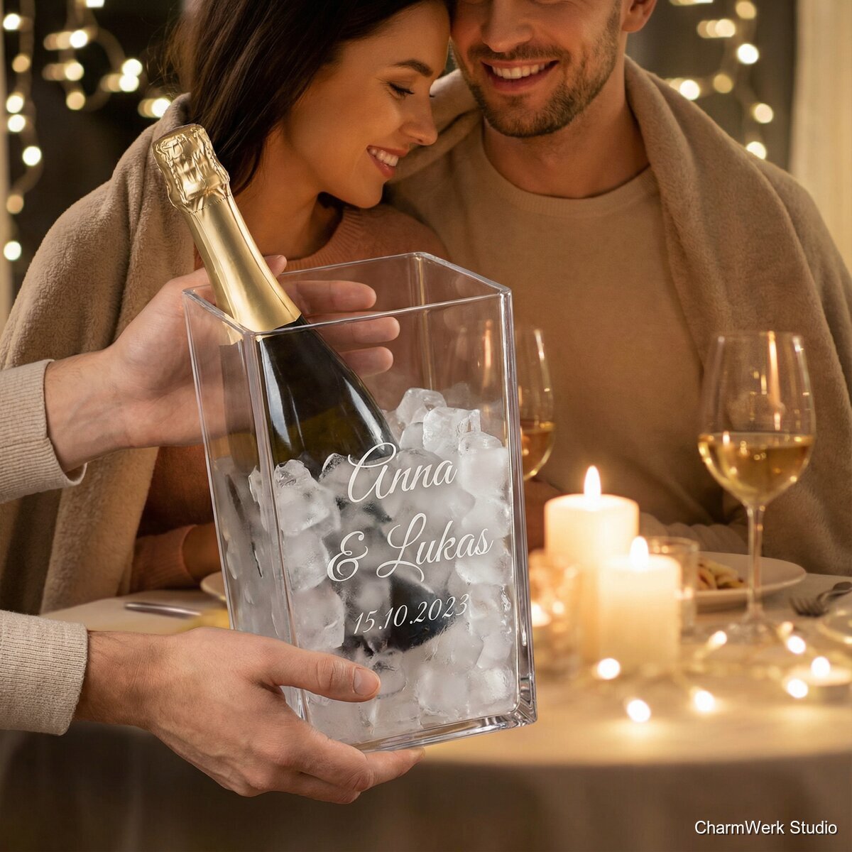 Gravierter Wein- oder Sektkühler aus Acryl - Lifestyle