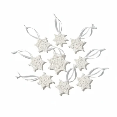 Handgehäkelte Mini-Schneeflocken als Baumschmuck-Set