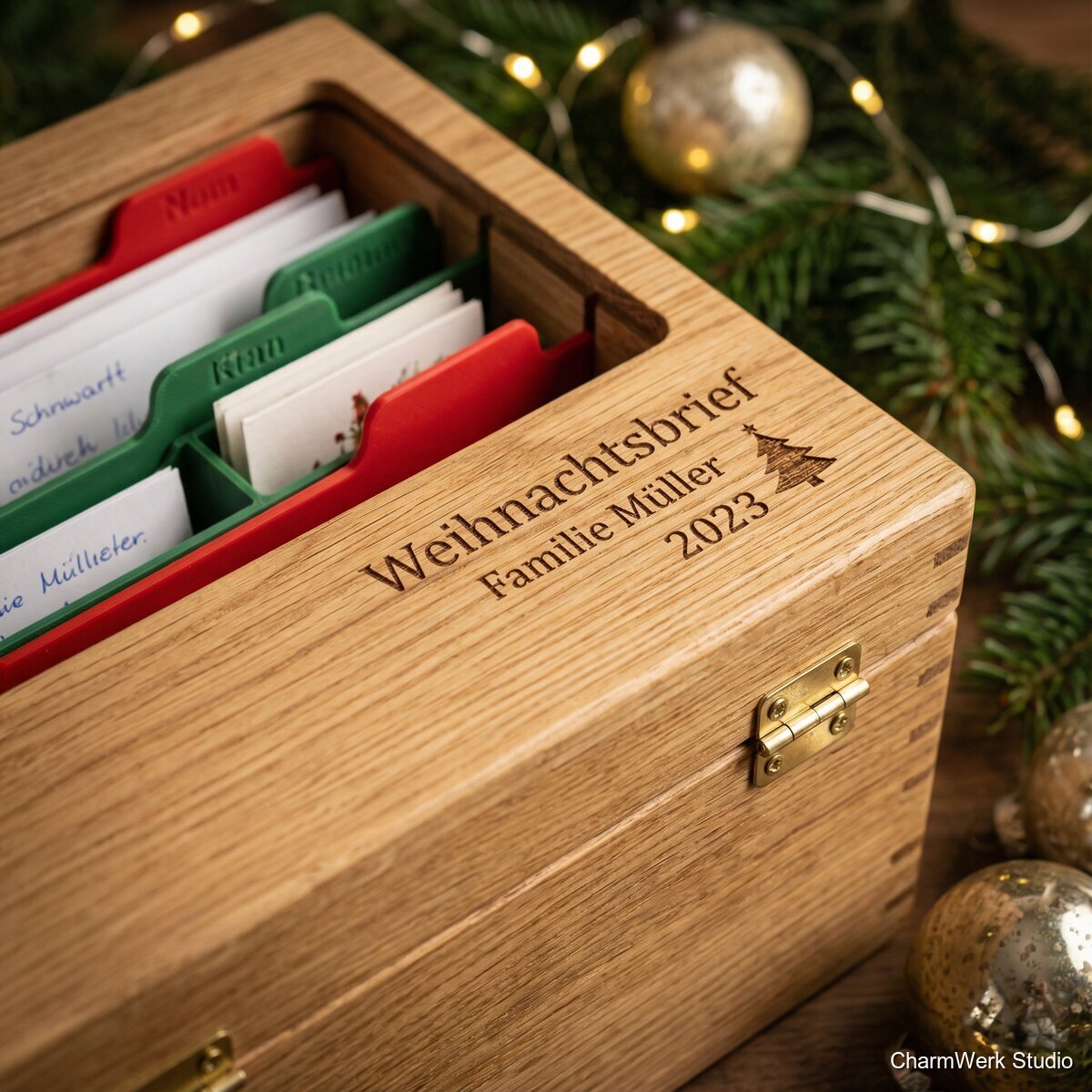 „Weihnachtsbrief“-Erinnerungsbox mit Gravur und 3D-Trennern - Detailansicht