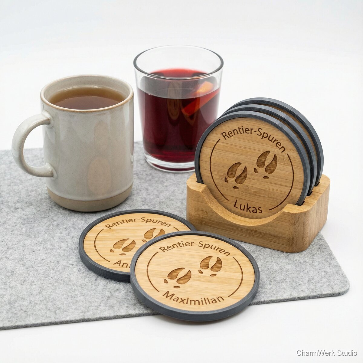 Tassen-Untersetzer-Set „Rentier-Spuren“ mit 3D-Rand
