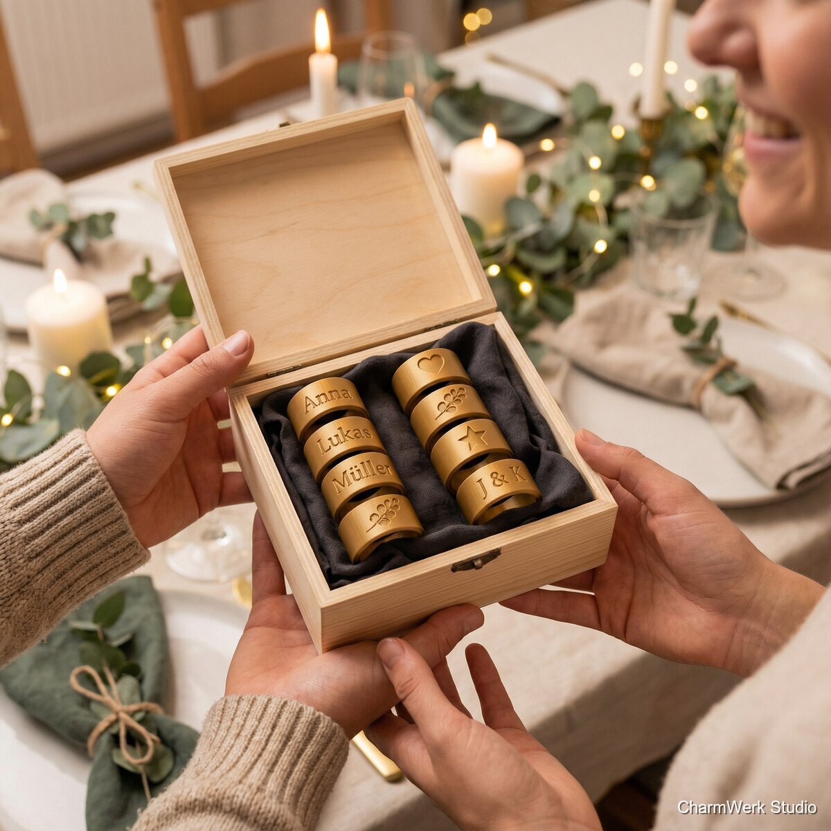 Gravur-Optik Namensring als Serviettenhalter-Set - Lifestyle